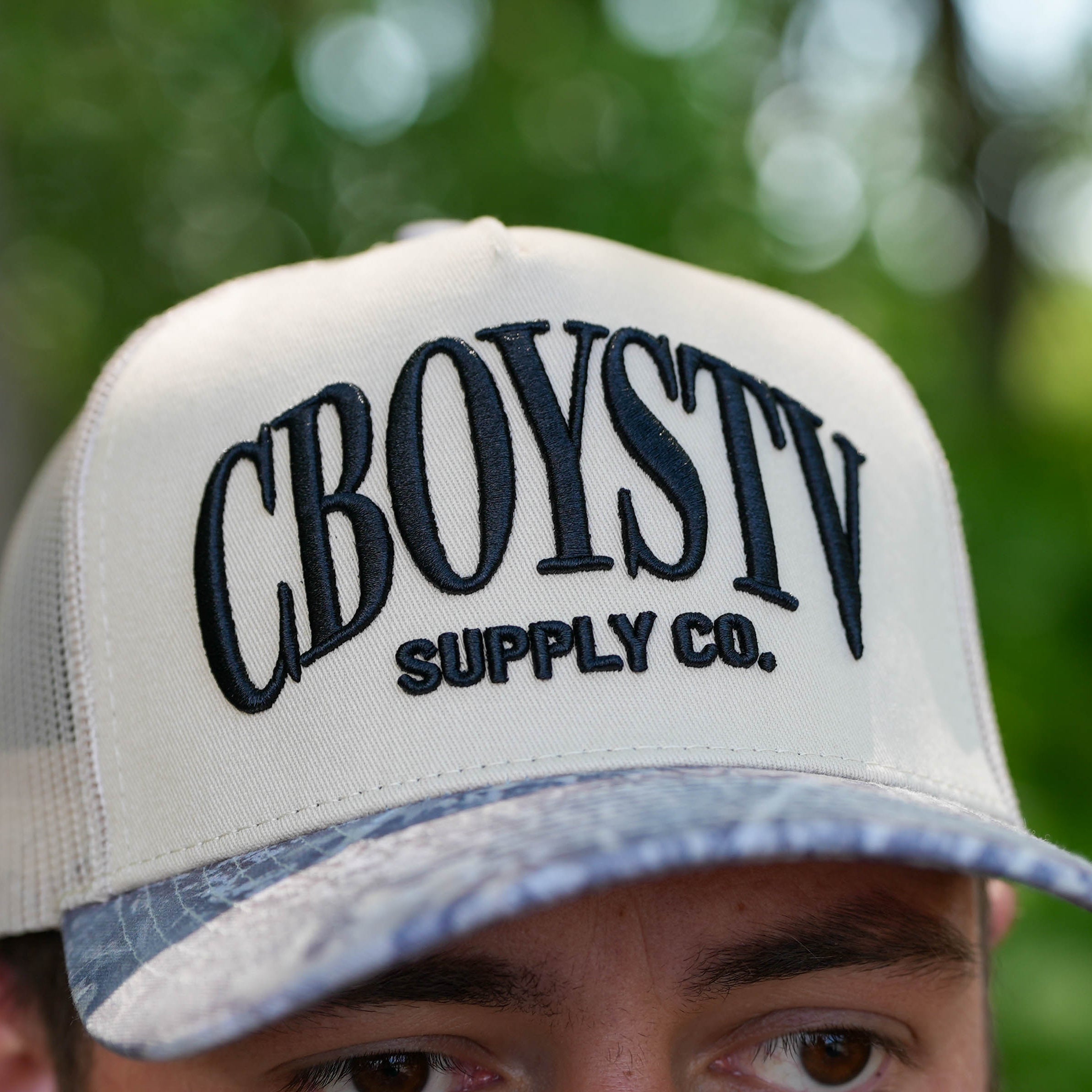 Camo Brim Supply Co Hat