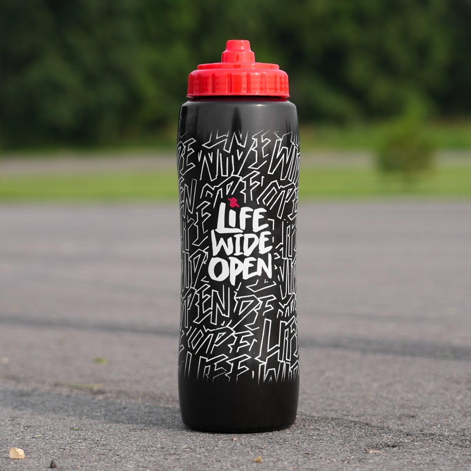 Black Scatter Brain Waterbottle